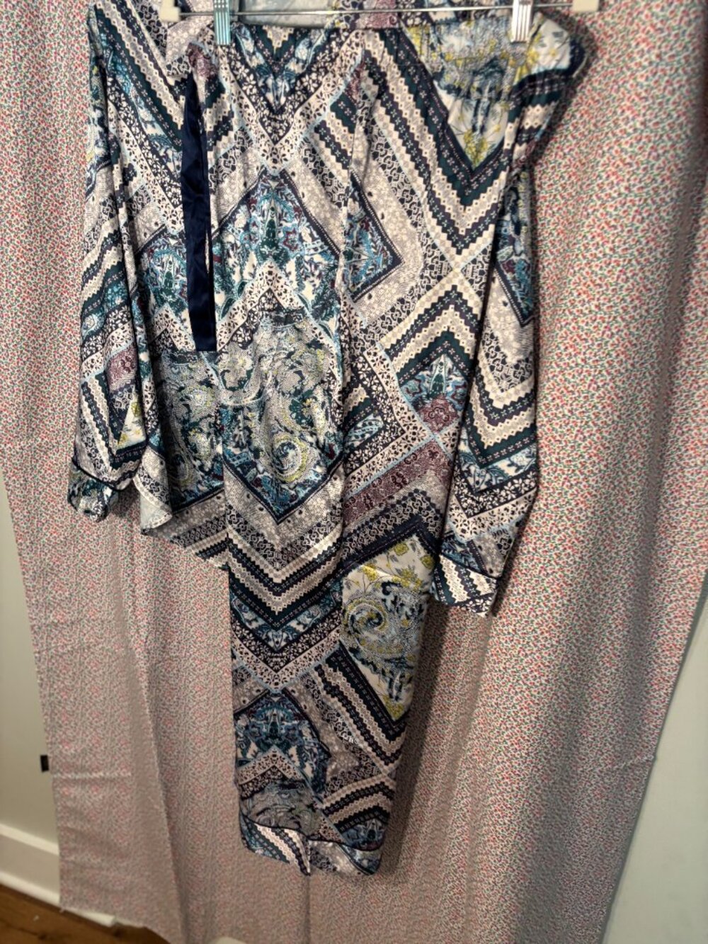 Victoria Secret silky pajamas Size L - Picture 3 of 5
